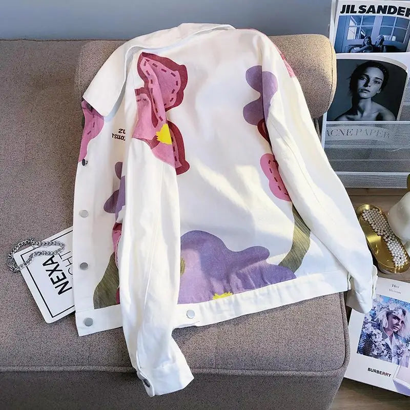veste-en-jean-blanche-imprime-fleurs-femme-dos