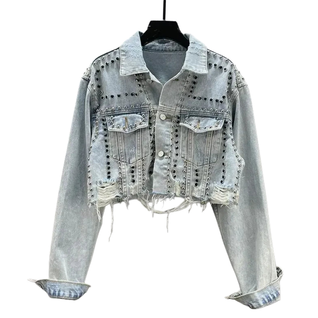 veste-en-jean-courte-destroy-et-cloutee-femme-bleu-clair