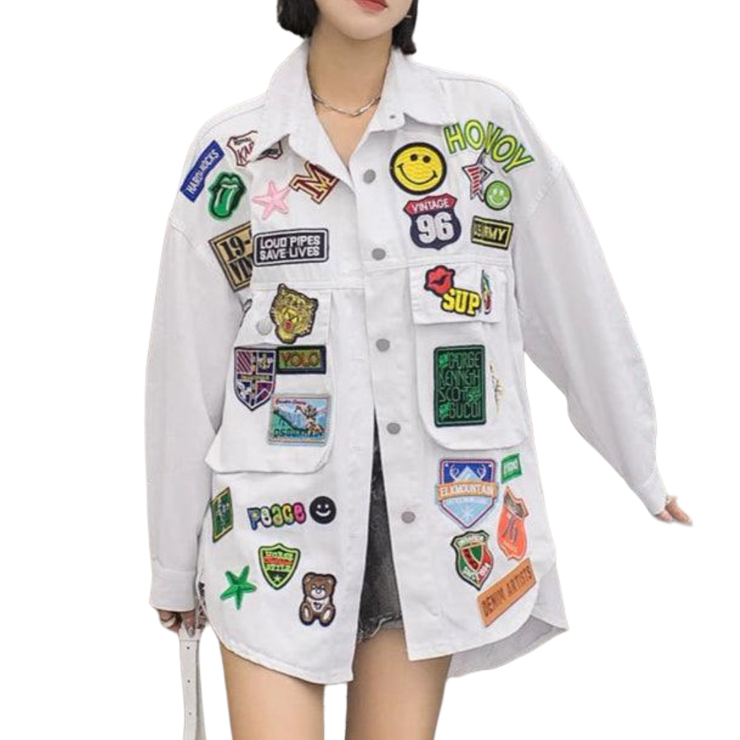 veste-en-jean-femme-avec-patch-blanc