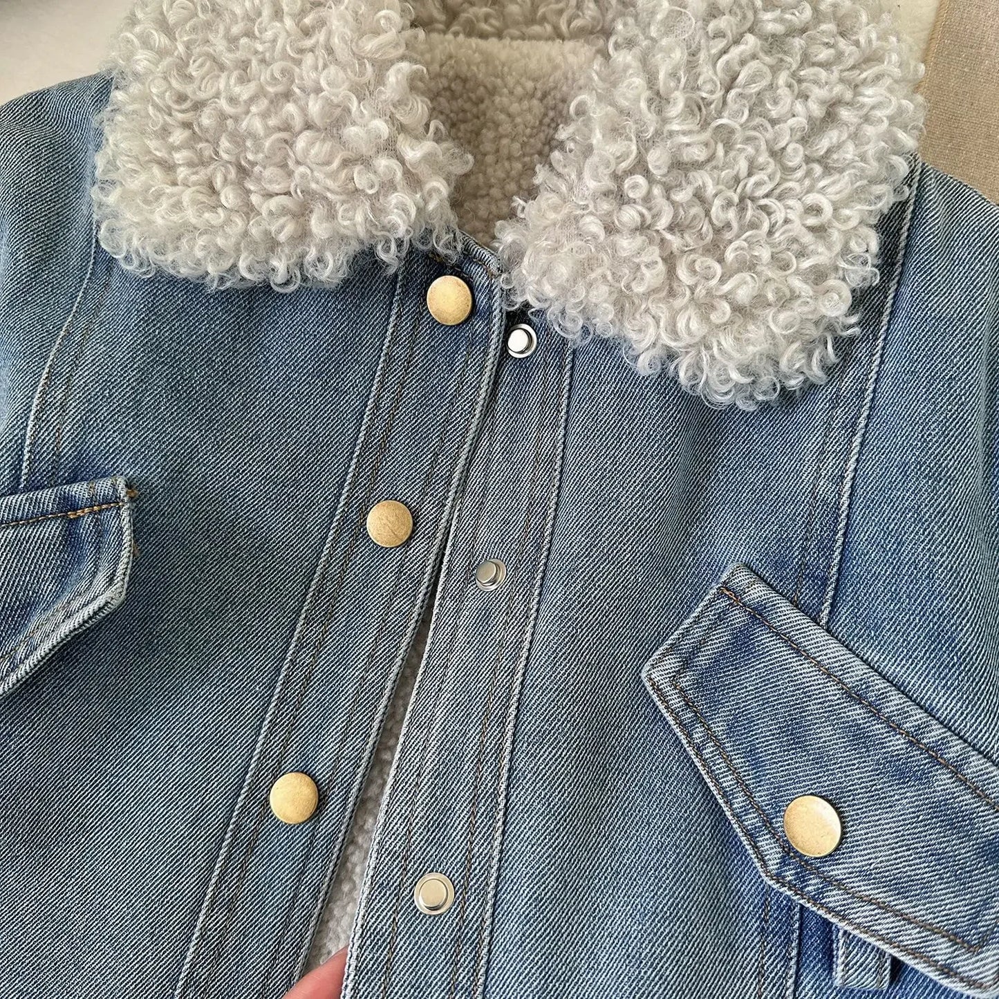 Veste en Jean avec Moumoute et Ceinture Fille