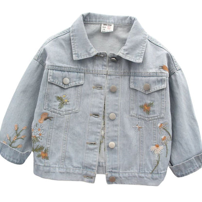 veste-en-jean-bleu-clair-fille-fleurie