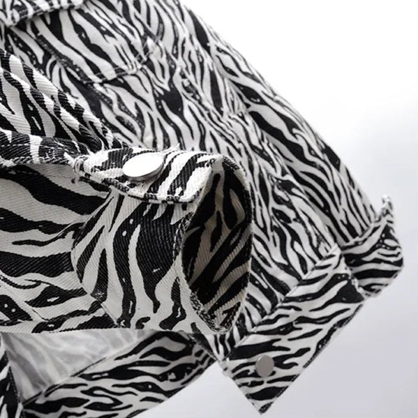 veste-en-jean-imprime-zebre-manche